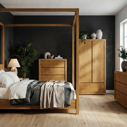 Pintura Solid Wood Armoire